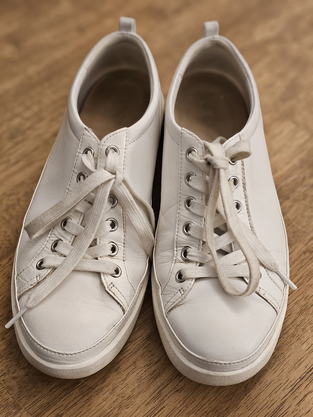 Women’s White Leather Casual Lace-Up Sneakers